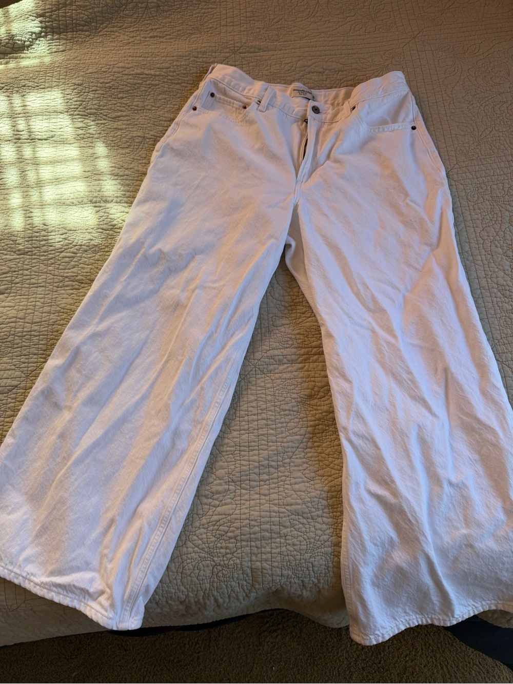 Abercrombie & Fitch White Wide-Leg Jeans